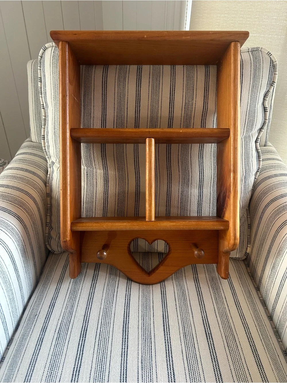 Vintage Wooden Heart Wall Shelf with Peg Hooks Country Cottage Decor